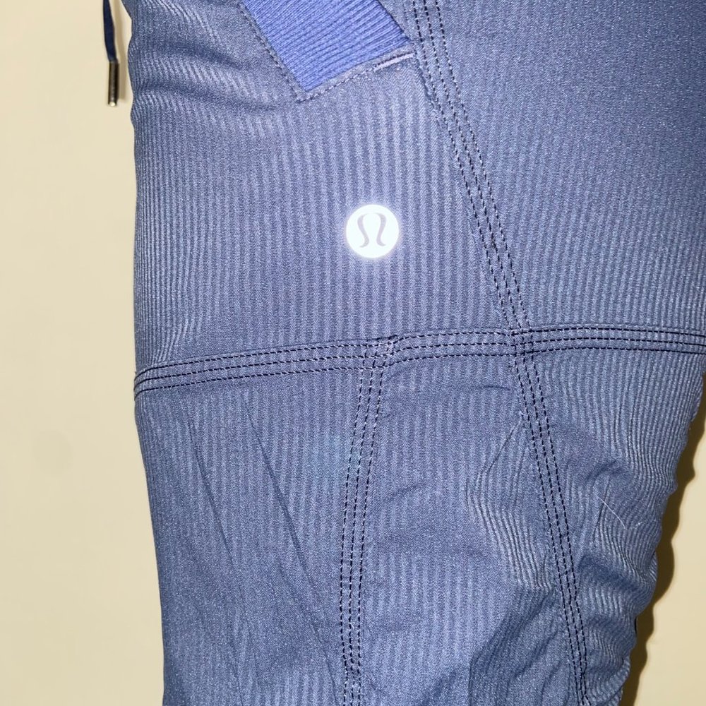LULULEMON NAVY- BLUE FULL LENGTH PANTS *33”-4 - Picture 7 of 14